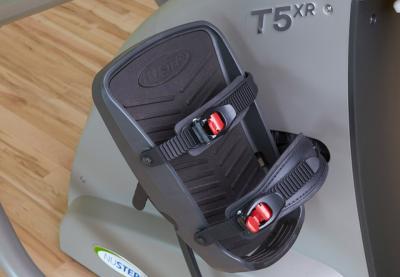 NuStep T5xr - platformy stóp z paskami
